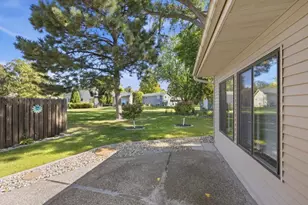 545 Graham St SW, Hutchinson, MN 55350 - Photo 19