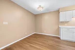 545 Graham St SW, Hutchinson, MN 55350 - Photo 11