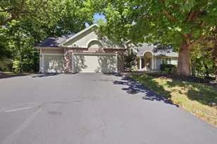 12827 Dover Ct, Apple Valley, MN 55124 - Photo 13