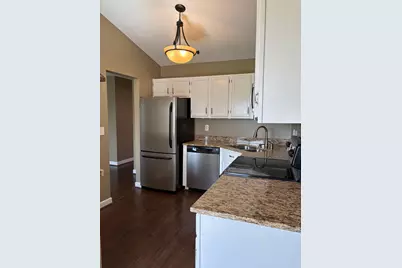 10277 Arrowwood Drive, Eden Prairie, MN 55347 - Photo 5