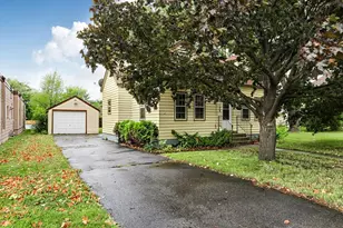 129 7th Ave NE, Saint Cloud, MN 56304 - Photo 1