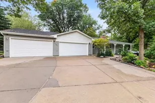 7181 Foxboro Ln, Woodbury, MN 55125 - Photo 49