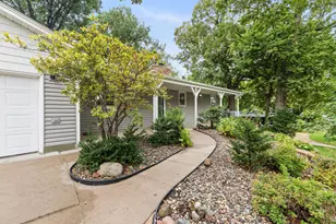 7181 Foxboro Ln, Woodbury, MN 55125 - Photo 9