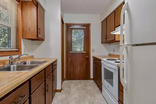 2810 Hallie Ln, Eau Claire, WI 54703 - Photo 3
