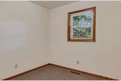 2810 Hallie Lane, Eau Claire, WI 54703 - Photo 7