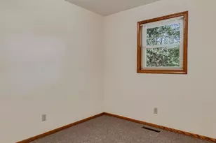 2810 Hallie Ln, Eau Claire, WI 54703 - Photo 7