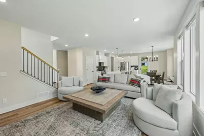 399 Tessier Court, Vadnais Heights, MN 55127 - Photo 9