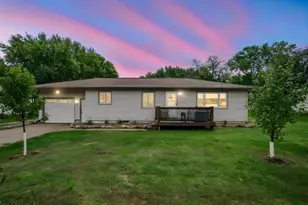 2437 Albion Ave, Fairmont, MN 56031 - Photo 1