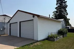 511 Indiana Ave W, Gilbert, MN 55741 - Photo 5