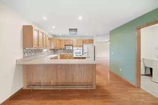 474 10th Ave SW, Wells, MN 56097 - Photo 5