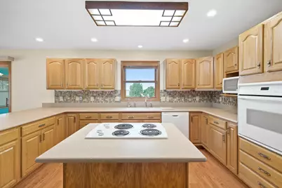 474 10th Avenue SW, Wells, MN 56097 - Photo 3