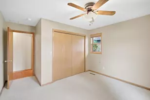474 10th Ave SW, Wells, MN 56097 - Photo 21