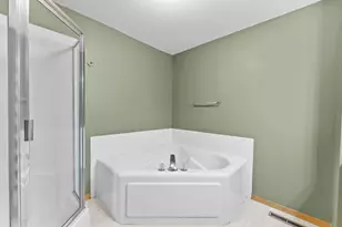 8763 Branson Dr, Inver Grove Heights, MN 55076 - Photo 25