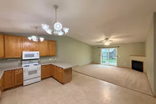 610 Meadows Dr, Hammond, WI 54015 - Photo 15