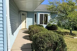610 Meadows Dr, Hammond, WI 54015 - Photo 3