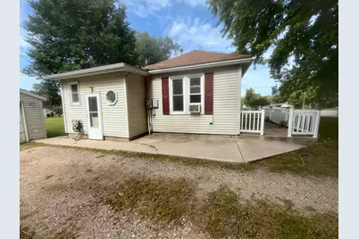 1218 7 1/2 Street SW, Willmar, MN 56201 - Photo 3