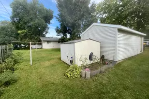1218 7 1/2 Street SW, Willmar, MN 56201 - Photo 21
