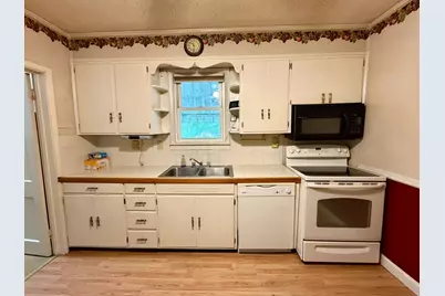 1218 7 1/2 Street SW, Willmar, MN 56201 - Photo 5