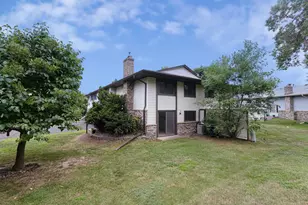6570 Upper 35th St N, Oakdale, MN 55128 - Photo 3