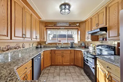1408 Gray Drive, Hibbing, MN 55746 - Photo 9