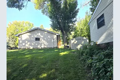 409 W Amber Lake Drive W, Fairmont, MN 56031 - Photo 7