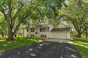 18421 Country Squires Cir, Prior Lake, MN 55372 - Photo 1