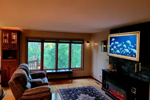 128 Eastwood Dr, Thief River Falls, MN 56701 - Photo 9