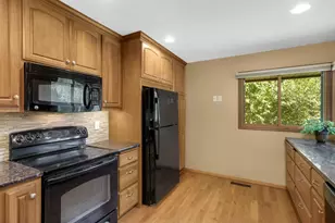 2608 W 102nd St, Bloomington, MN 55431 - Photo 9