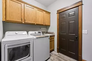 1128 Creekside Cir, Stillwater, MN 55082 - Photo 35