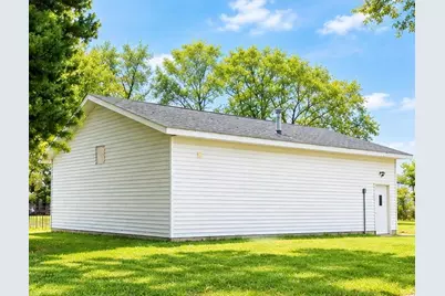 327 11th Street S, Sauk Rapids, MN 56379 - Photo 3