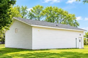 327 11th St S, Sauk Rapids, MN 56379 - Photo 3