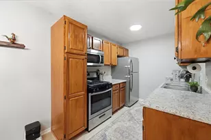 1646 City View Dr, Eagan, MN 55121 - Photo 3