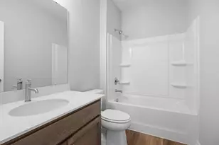 8204 Haywood Dr, Lino Lakes, MN 55014 - Photo 7