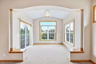 536 Holly Ln N, Oakdale, MN 55128 - Photo 5