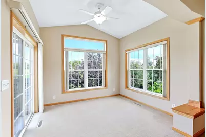536 Holly Lane N, Oakdale, MN 55128 - Photo 7