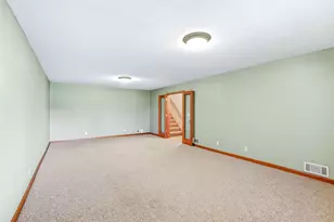 536 Holly Ln N, Oakdale, MN 55128 - Photo 29