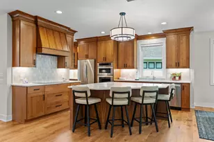 7061 Highland Ct, Eden Prairie, MN 55346 - Photo 7