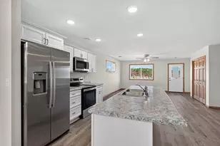 1501 Nokomis St, Alexandria, MN 56308 - Photo 11