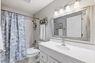 18385 Creeks Bend Dr, Minnetonka, MN 55345 - Photo 15