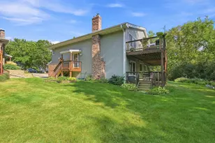 18385 Creeks Bend Dr, Minnetonka, MN 55345 - Photo 3