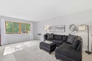 18385 Creeks Bend Dr, Minnetonka, MN 55345 - Photo 13