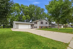 1412 18th St SW, Willmar, MN 56201 - Photo 25