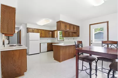 1412 18th Street SW, Willmar, MN 56201 - Photo 5
