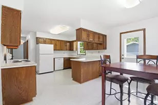 1412 18th St SW, Willmar, MN 56201 - Photo 5