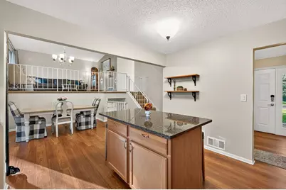 4270 Victoria Street N, Shoreview, MN 55126 - Photo 7