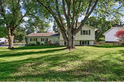 4270 Victoria Street N, Shoreview, MN 55126 - Photo 3