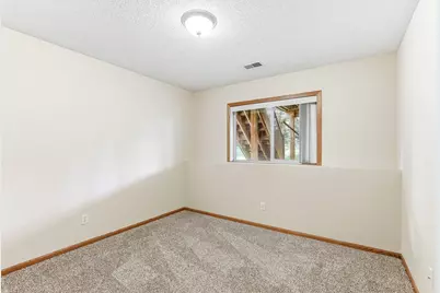 9918 Kiwi Avenue N, Brooklyn Park, MN 55443 - Photo 39