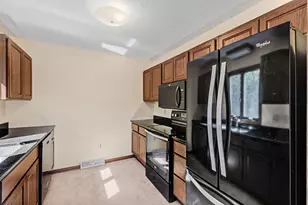 210 Carol Ln, Red Wing, MN 55066 - Photo 9
