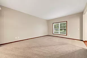 2109 Rockridge Cir, Shakopee, MN 55379 - Photo 5