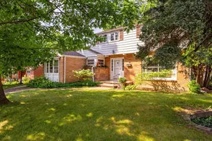 11 S 4th St W, Aurora, MN 55705 - Photo 1
